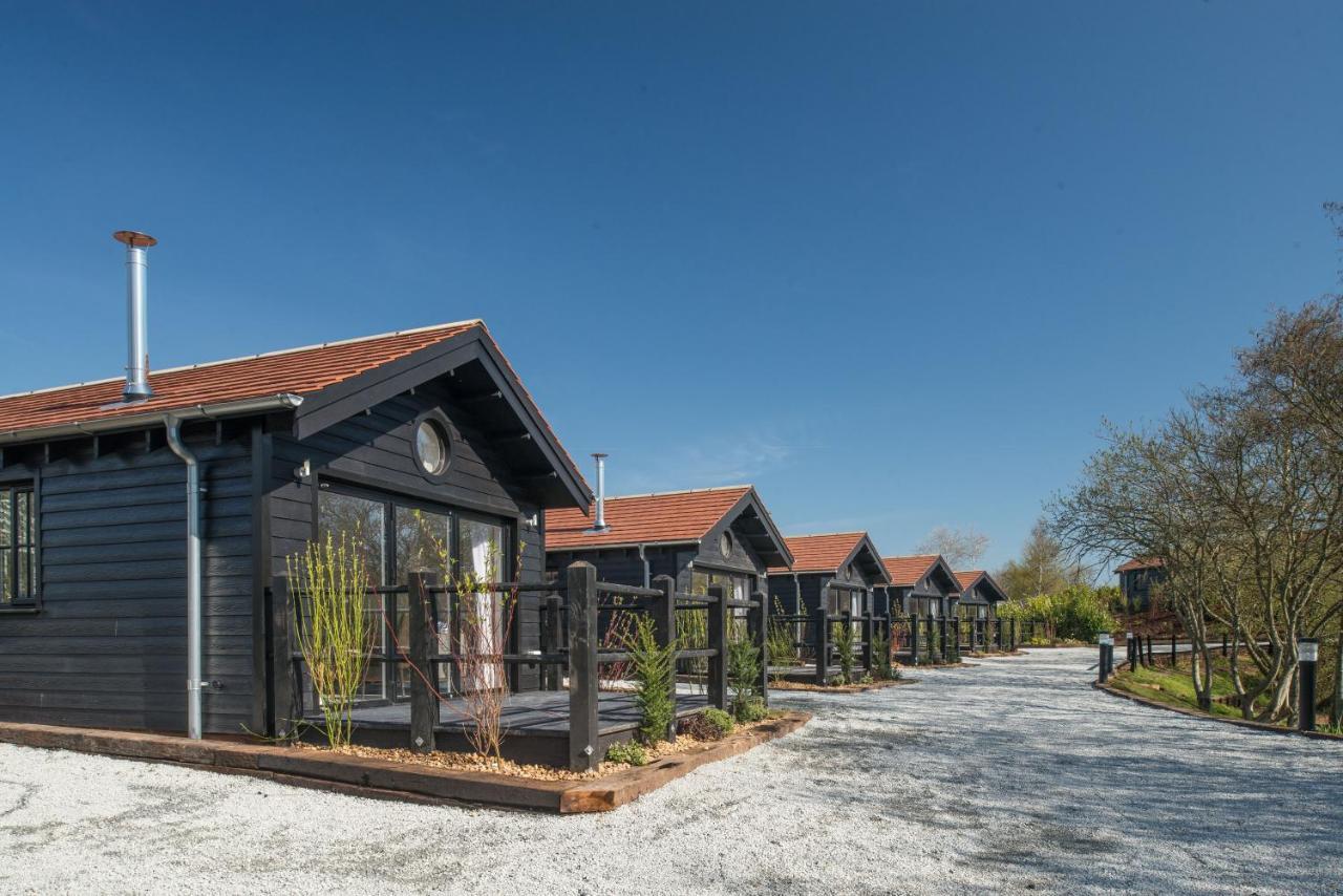 The Lakes Rookley Экстерьер фото The new lodges at the park
