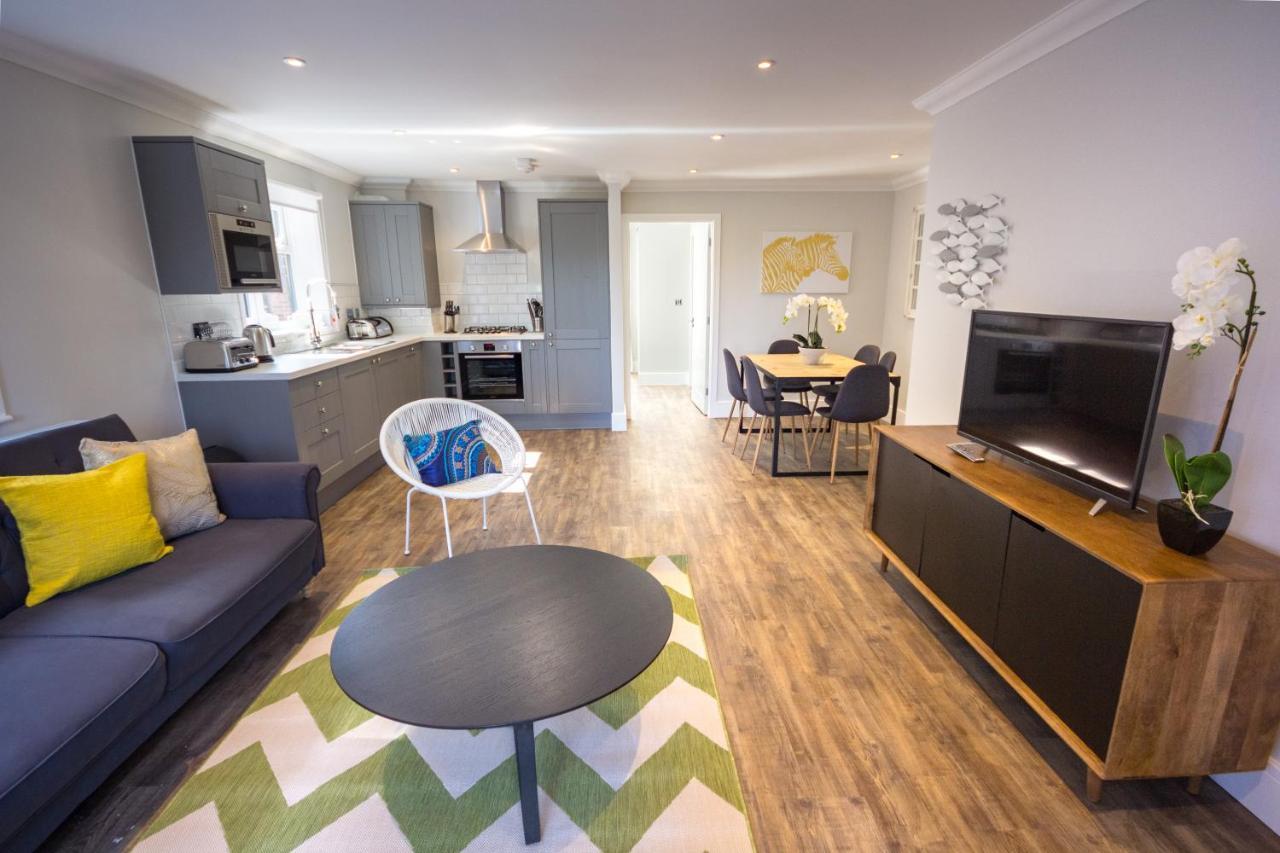 The Lakes Rookley Экстерьер фото The interior of a typical apartment at The Exchange